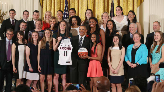 uconn-womens-basketball-president-obama-gift.jpg